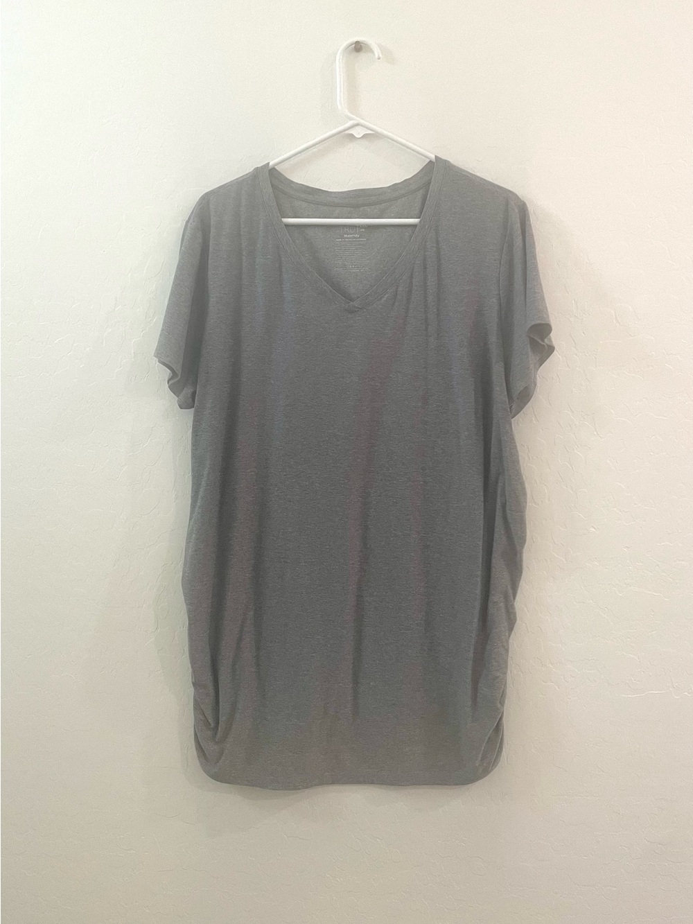 Time and Tru Gray V‑Neck Short Sleeve Tee